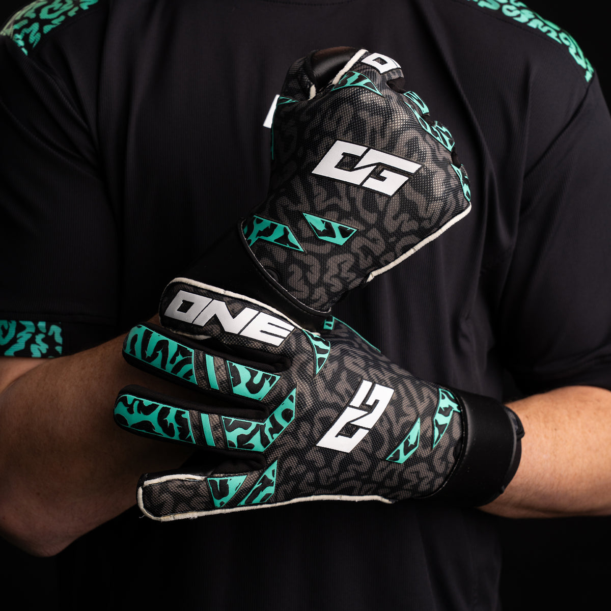 One Glove Mentality Monster GRV Maalivahdin hanskat Musta
