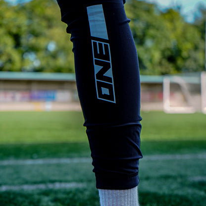 One Glove Power Armour Trousers Maalivahdin suojahousut Logo Maalivahdin varusteet